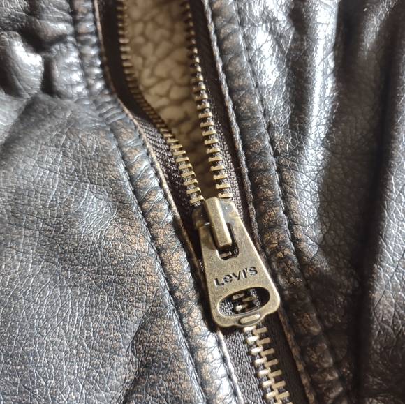 Levi's Faux Leather and Sherpa Bomber - Picture 3 of 9